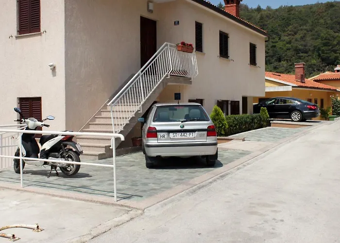 With A Parking Space Rabac, Labin - 7660 拉巴克